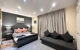 Central London 5-Bedroom, 4 Baths Lovely Villa In Marylebone